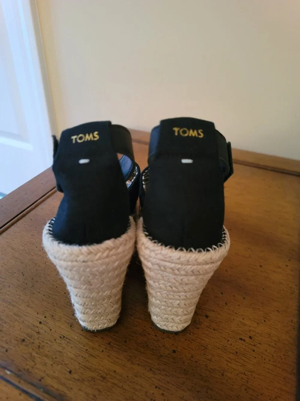 Toms Marisol Wedge Black Canvas size 5